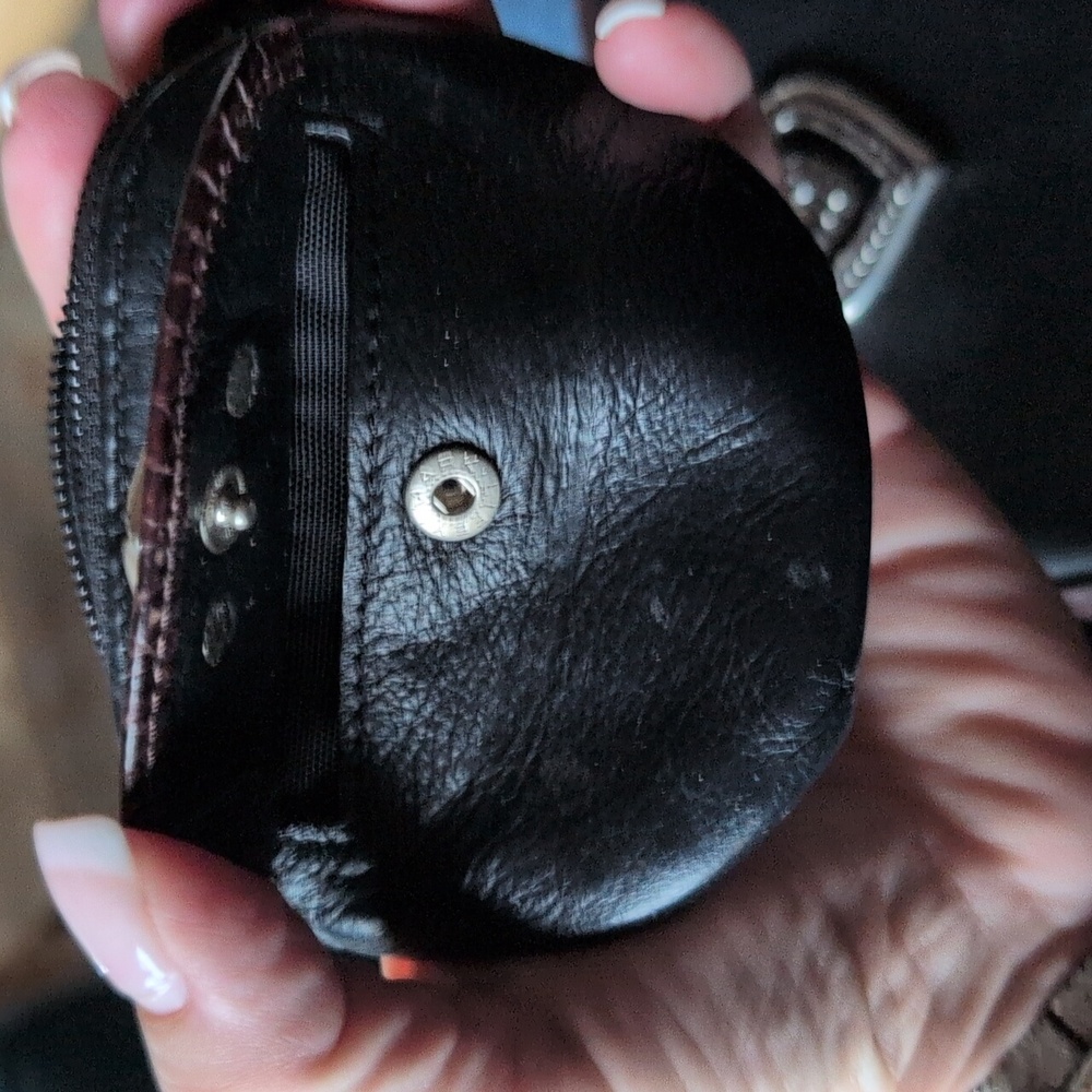 Brighton Vintage Leather Shoulder Bag And Matching Zip Pouch. - Picture 10 of 10